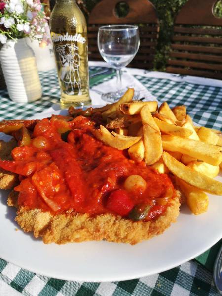 Einer unserer Klassiker: das Schnitzel "Zigeunersoß"