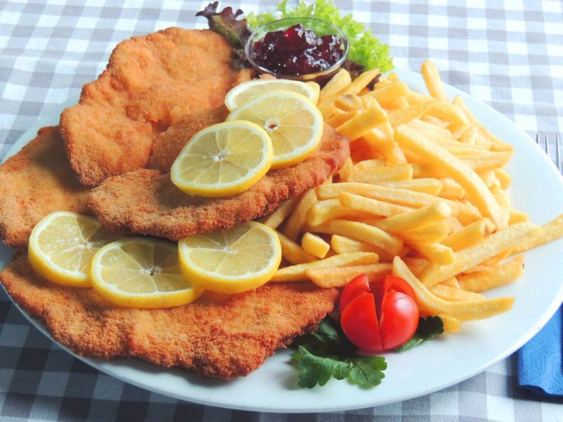Schnitzels Bauernteller mit 3 Schnitzel