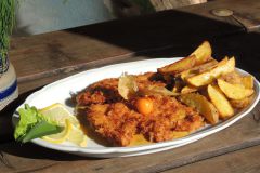 Schnitzel "Mahattma"  mit einer Ananas-Curry Soße